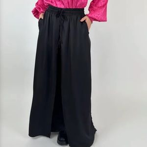 Gorgeous Gracia Wide leg dressy flared high rise pants size 10, black